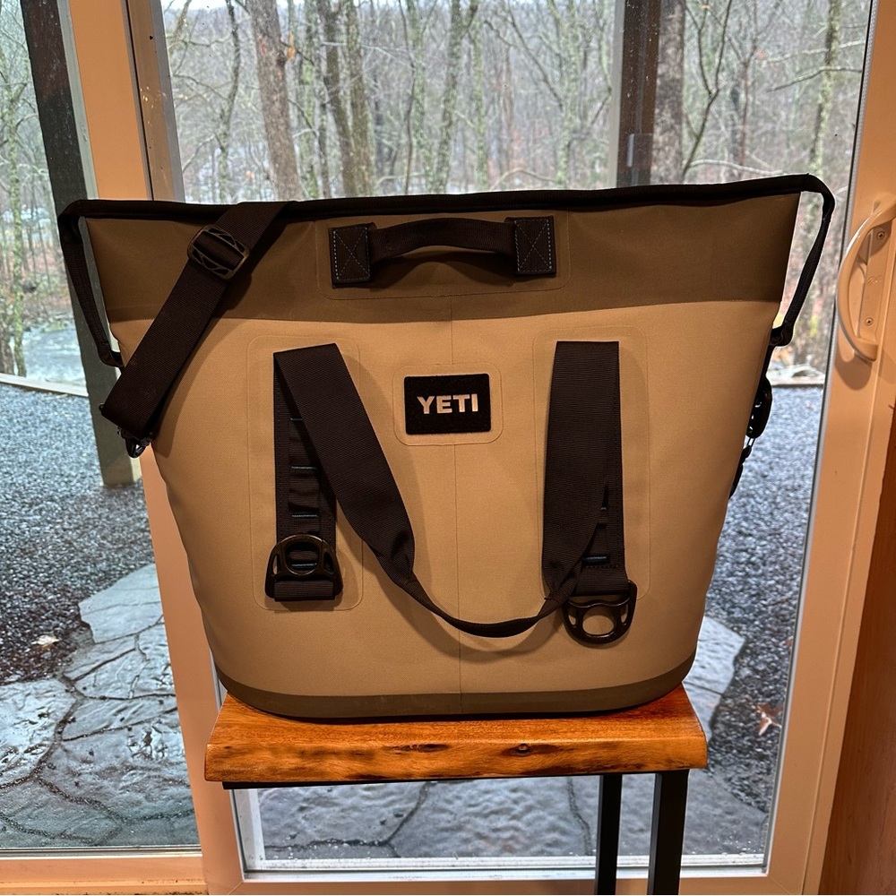 Yeti Hopper Two 20 Soft sided Cooler Leak Proof Grey Blue